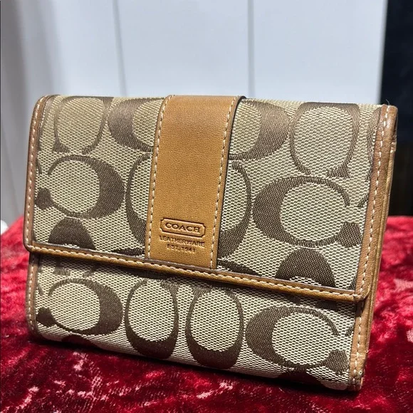 Coach trifold Signature “C” wallet - Picture 1 of 7